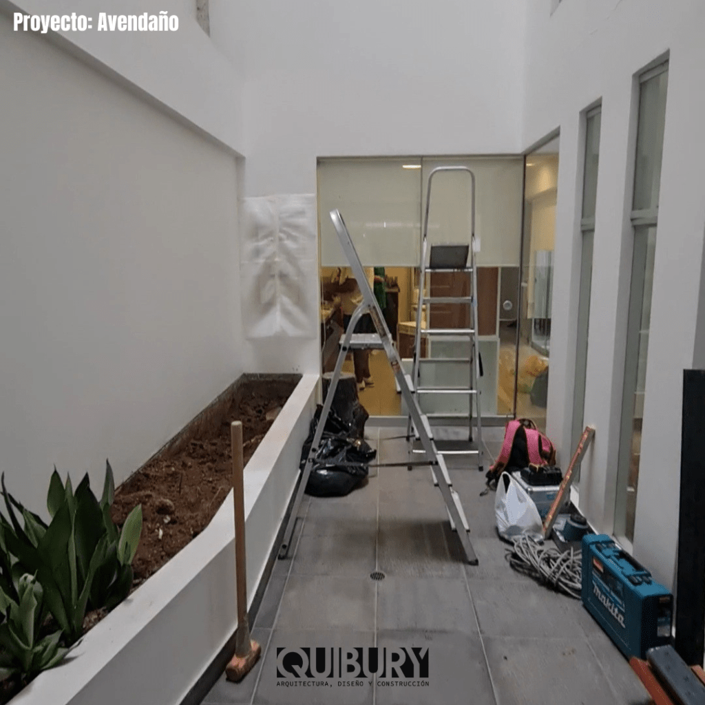 Antes de ejecutar el proyecto